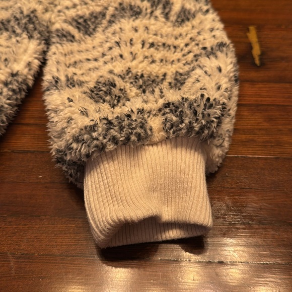 Aztec Billabong Sherpa soft Pullover - Picture 4 of 5